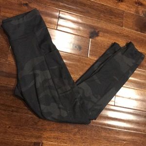 Aeropostale black camo leggings